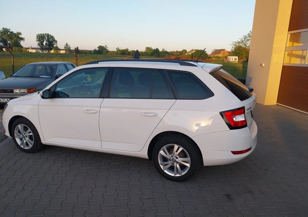 Skoda Fabia cena 36900 przebieg: 150000, rok produkcji 2019 z Annopol małe 781